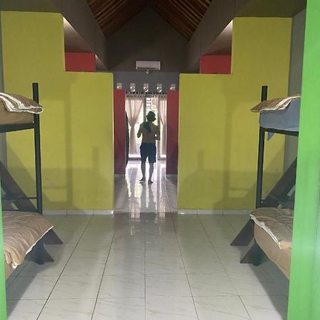 Paca'S Reggae Bar & Hostel Ambat Bagian luar foto