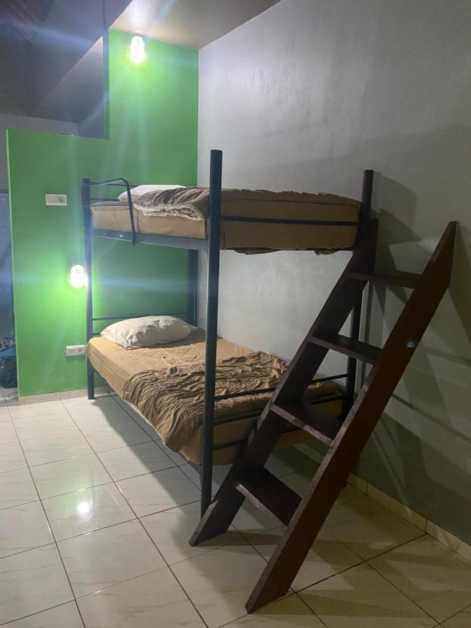 Paca'S Reggae Bar & Hostel Ambat Bagian luar foto